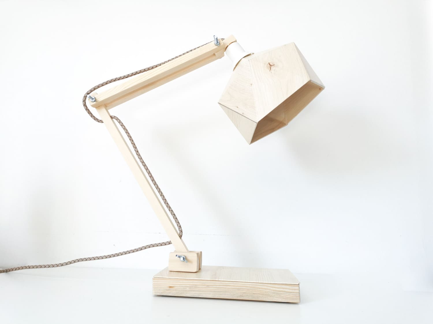Lampe de bureau Style origami - Rouge et bois - Léonie & France